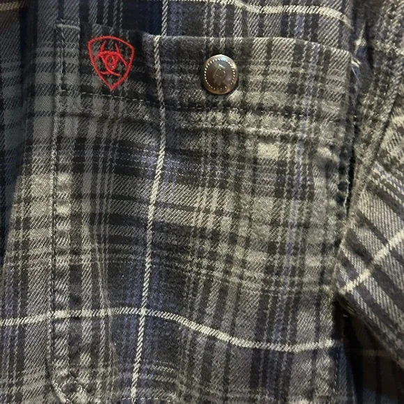 Ariat FR men XL insulated shirt jacket - Picture 3 of 8